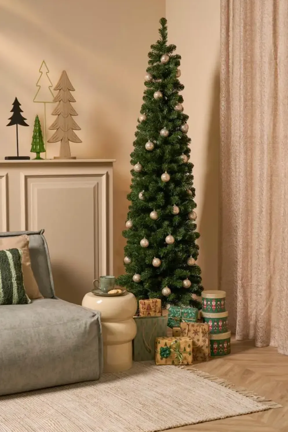 Black Box Trees Charlton Pilar kunstkerstboom groen 230cm