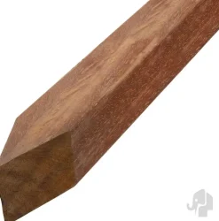 Elephant geschaafde paal Azobé hardhout 70x70mm 4-zijdig vlak geschaafd en gepunt