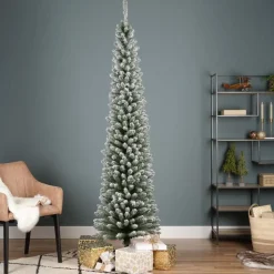 Everlands Pencil pine grote kunstkerstboom besneeuwd groen 240cm