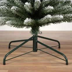 Everlands Pencil pine grote kunstkerstboom besneeuwd groen 240cm