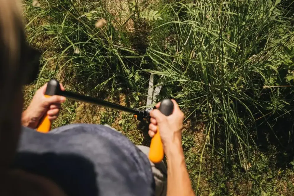 Fiskars GS53 Gras- en Heggenschaar – 90 cm | Voor strak snoeiwerk zonder bukken