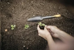 Fiskars Solid zaadplantschepje – 4-in-1 gereedschap