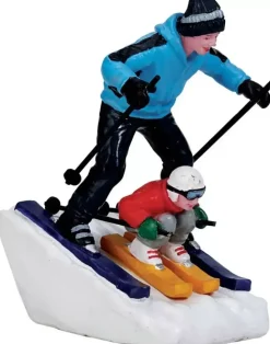 Lemax coming through kerstdorp figuur type 3 Vail Village 2017