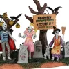 Lemax graveyard costume party tafereel Spooky Town 2022