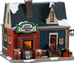 Lemax leo's leatherworks & repairs verlicht kersthuisje Vail Village 2025