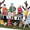 Lemax neighborhood yard sale kerstdorp tafereel Harvest Crossing 2023