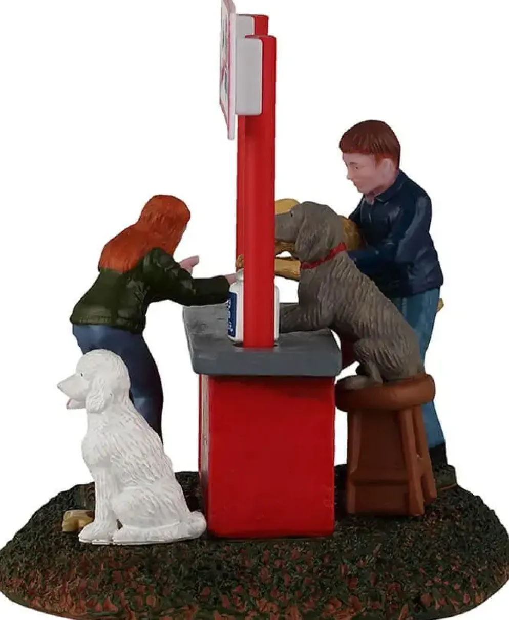 Lemax puppy kissing booth kerstdorp tafereel 2026