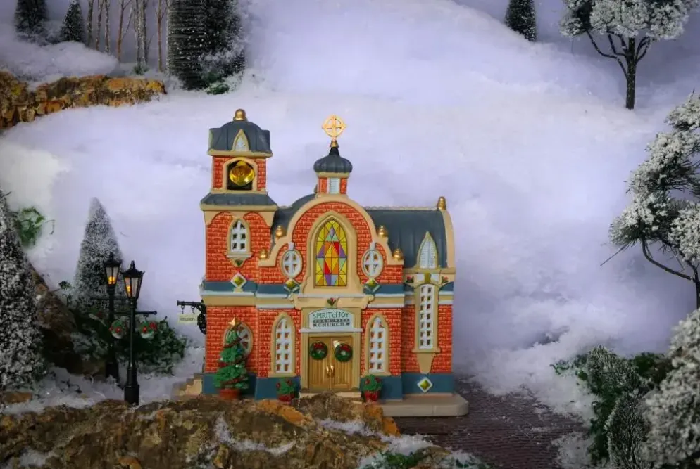 Lemax spirit of joy community church verlicht kersthuisje Caddington Village 2024