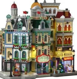 Lemax the holly jolly hotel verlichte facade Caddington Village 2024