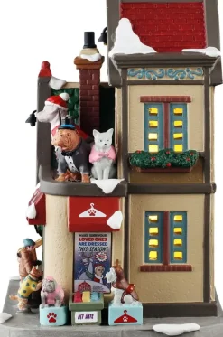 Lemax the pet clothier verlicht kersthuisje Caddington Village 2025