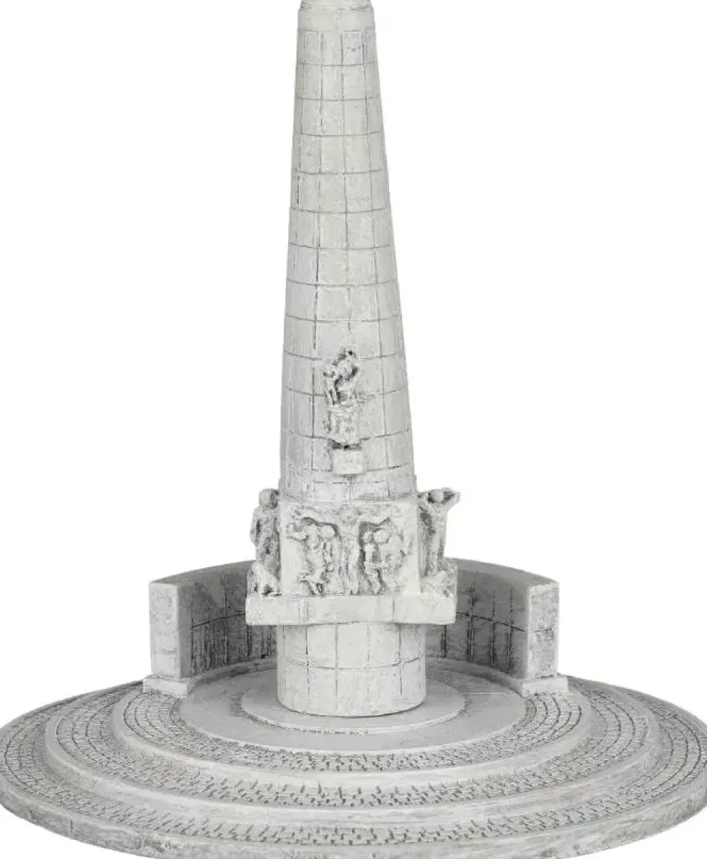Luville Around the world Monument op de dam