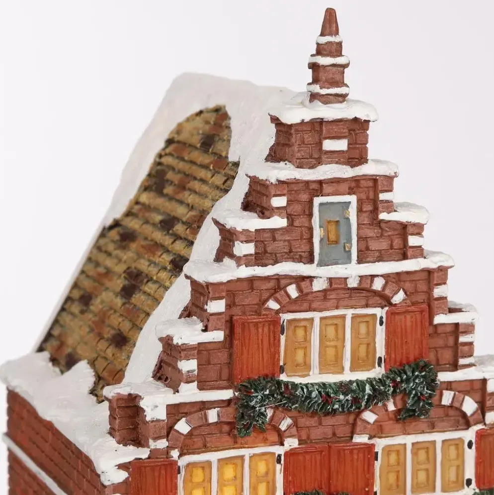 Luville Molendam Decorated canal house