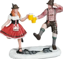 Luville Schneewald Toasting man and woman