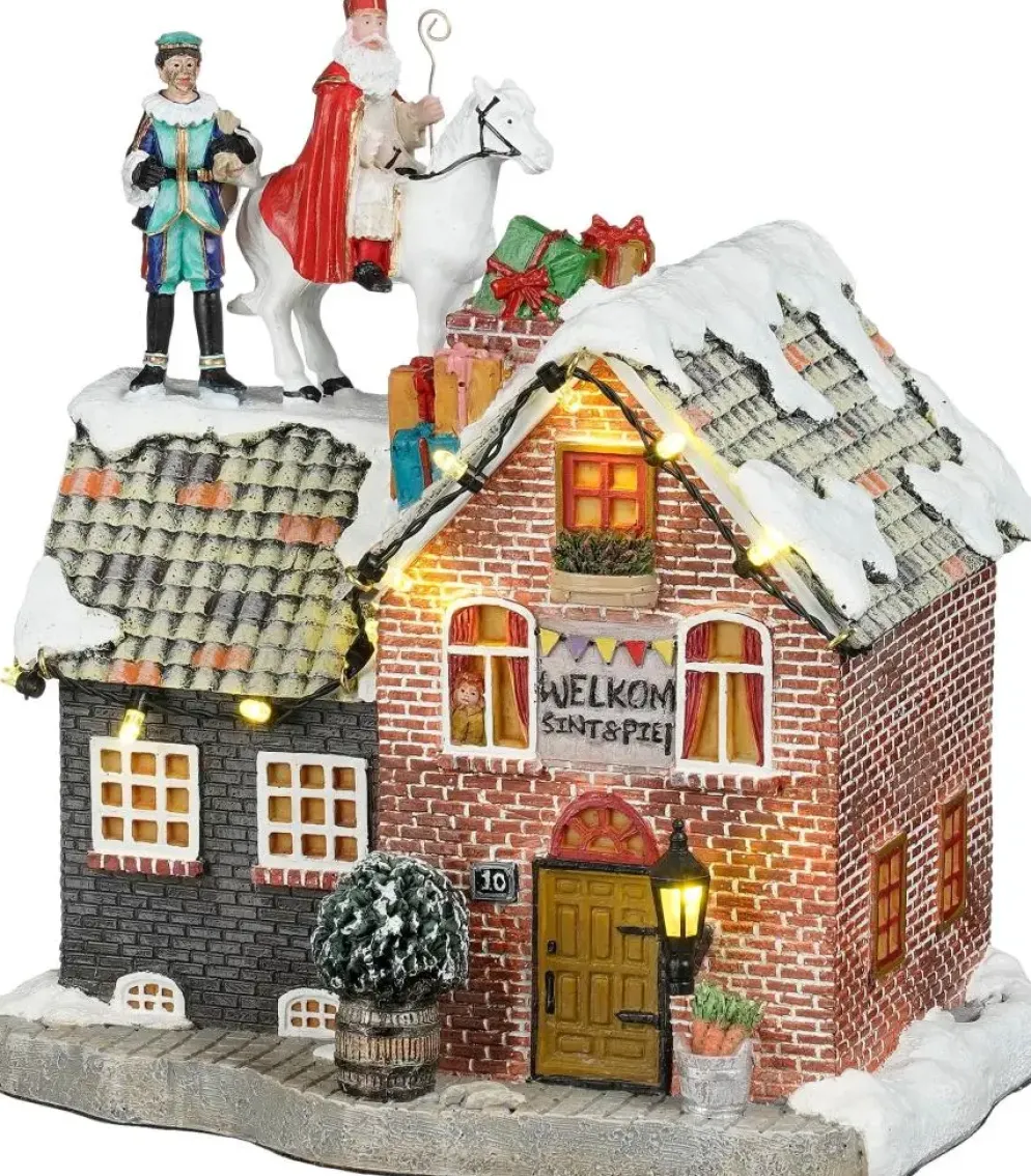 Luville Sinterklaas on roof battery operated