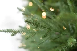 Our Nordic Christmas Arkansas kunstkerstboom houten voet groen 213cm
