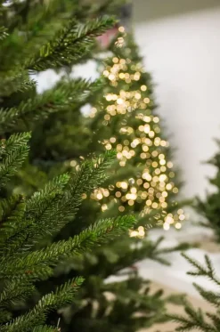 Our Nordic Christmas Arkansas grote kunstkerstboom houten voet groen 243cm