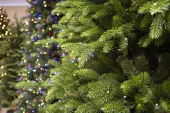 Our Nordic Christmas Helsinki kunstkerstboom met houten voet 228 cm
