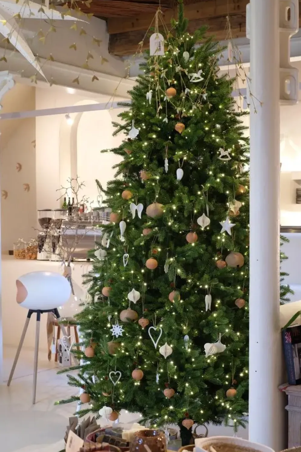 Our Nordic Christmas Helsinki kunstkerstboom met houten voet 228 cm