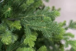 Our Nordic Christmas Lund kunstkerstboom houten voet groen 198cm