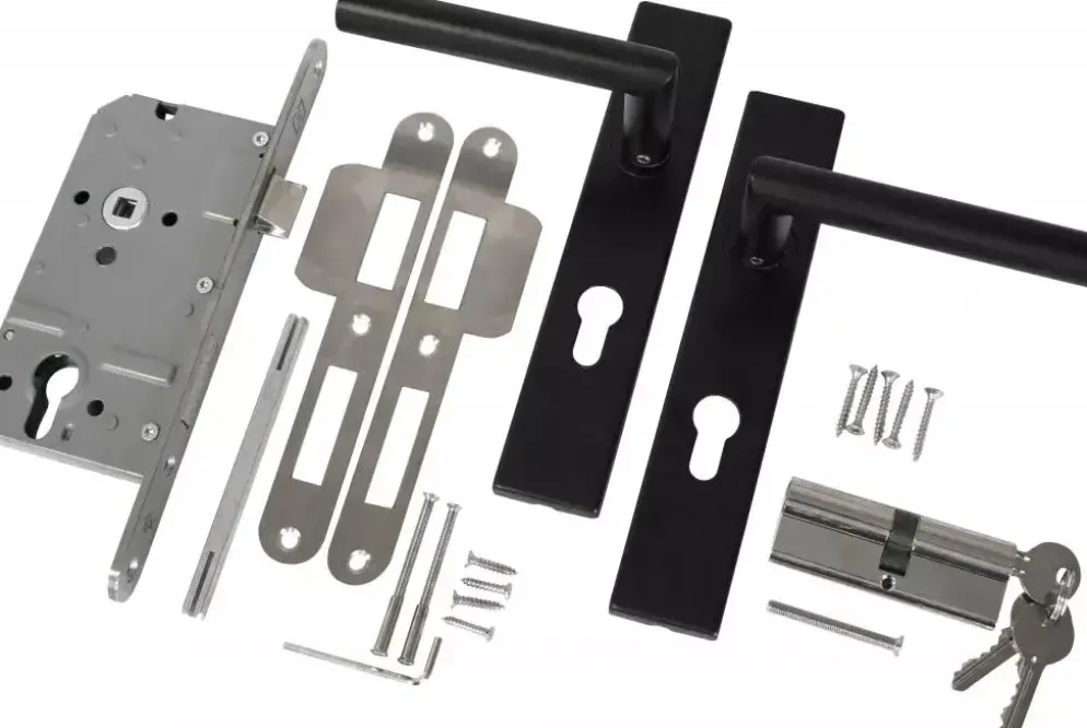 Woodvision RVS luxe deurbeslagset zwart gecoat. SKG keurmerk met slotkast, cilinder en slot.